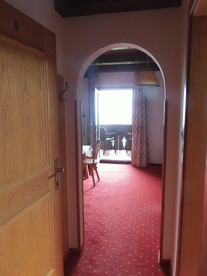 Hotel Garni Runggner Traubenhof Termeno Esterno foto