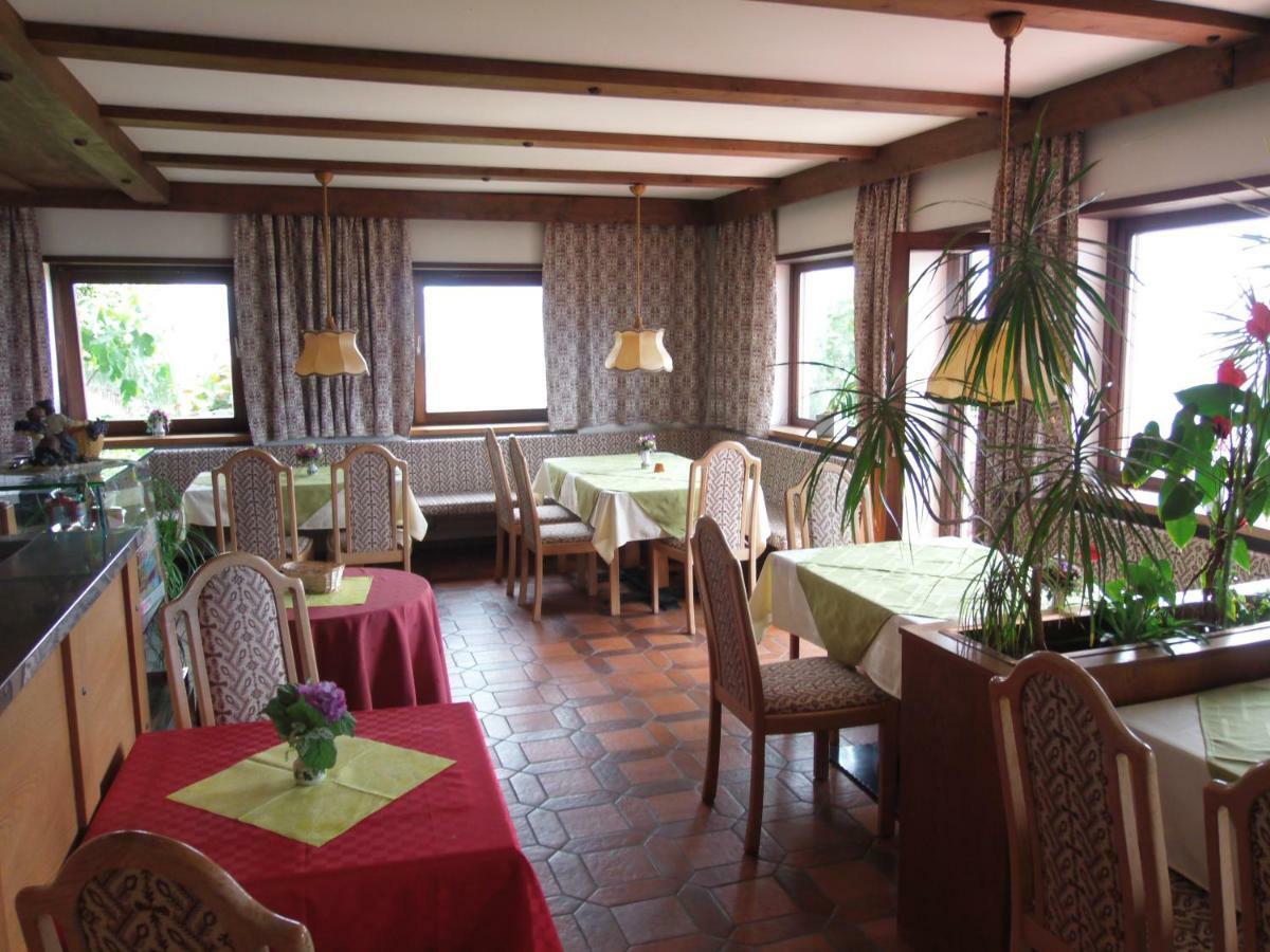 Hotel Garni Runggner Traubenhof Termeno Esterno foto