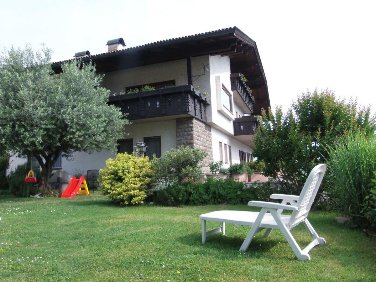 Hotel Garni Runggner Traubenhof Termeno Esterno foto