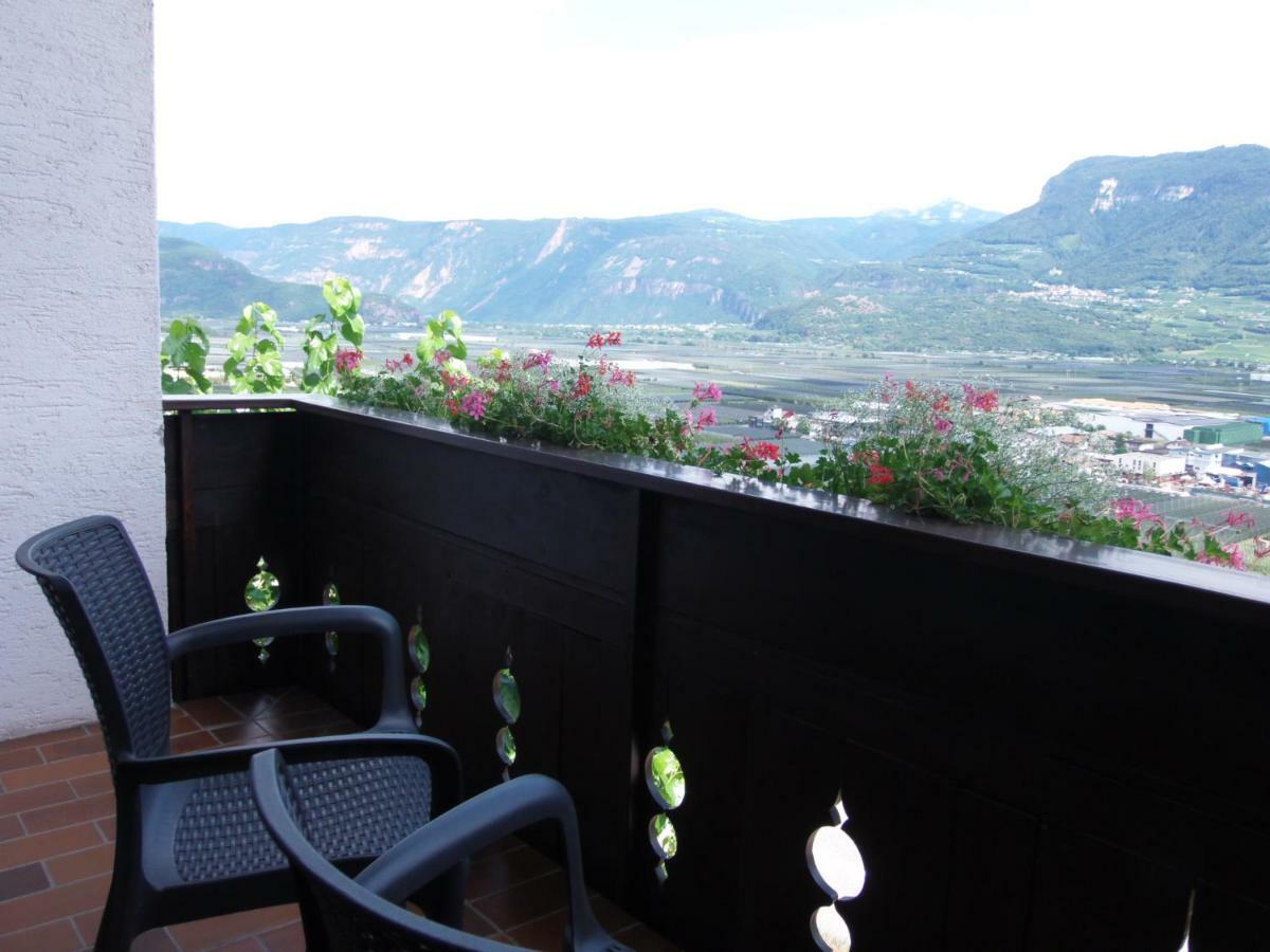 Hotel Garni Runggner Traubenhof Termeno Esterno foto