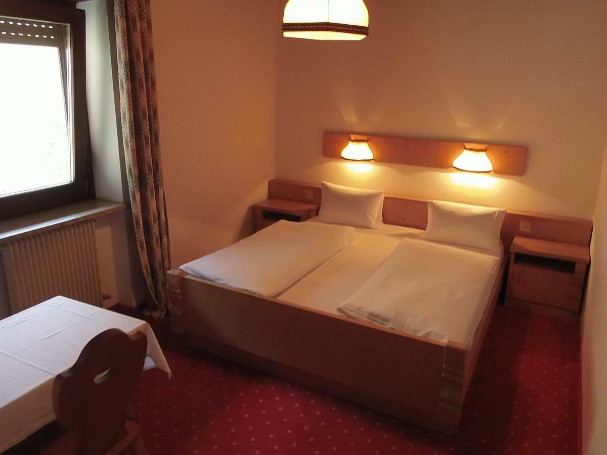 Hotel Garni Runggner Traubenhof Termeno Esterno foto